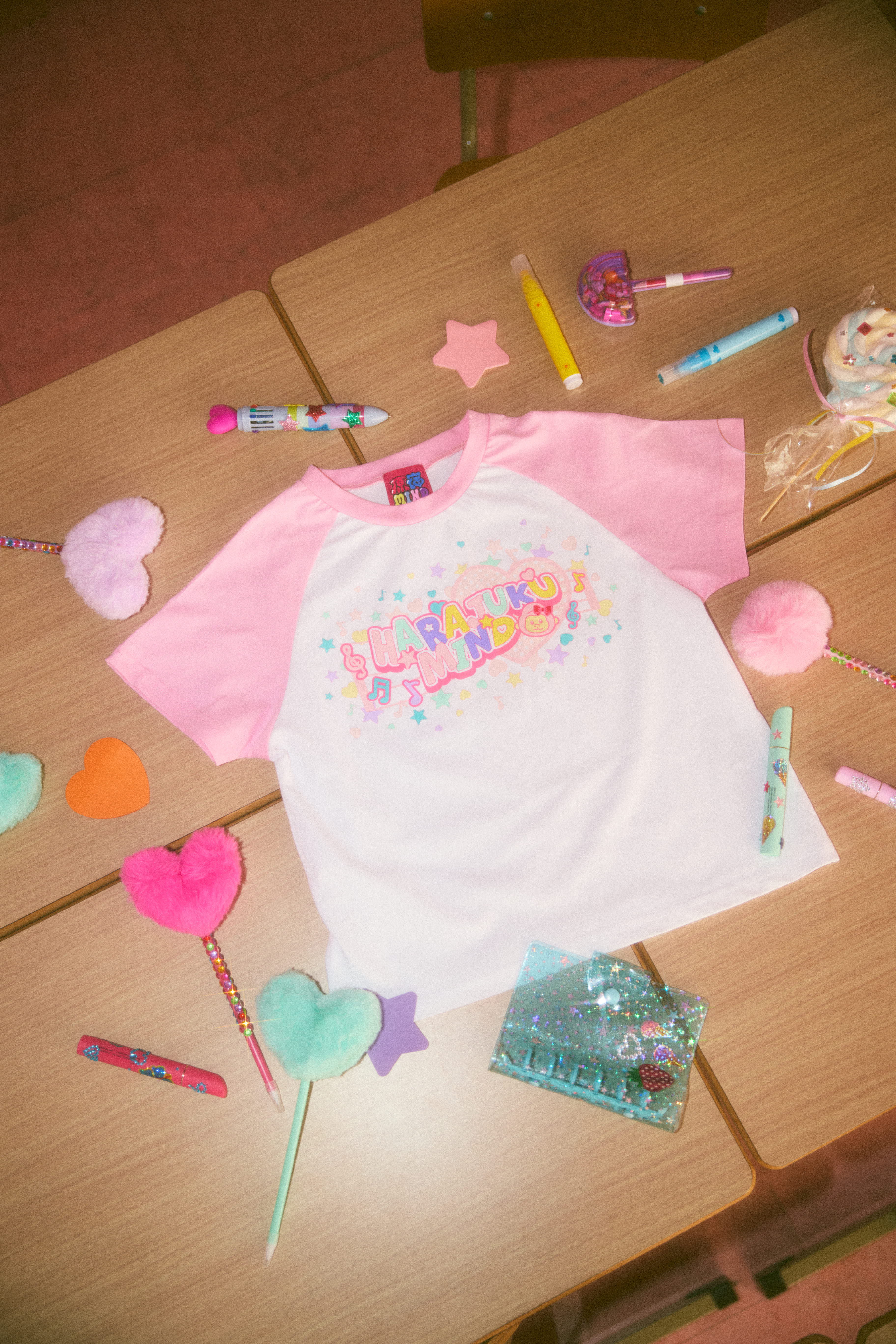 カラフルプリントTシャツ