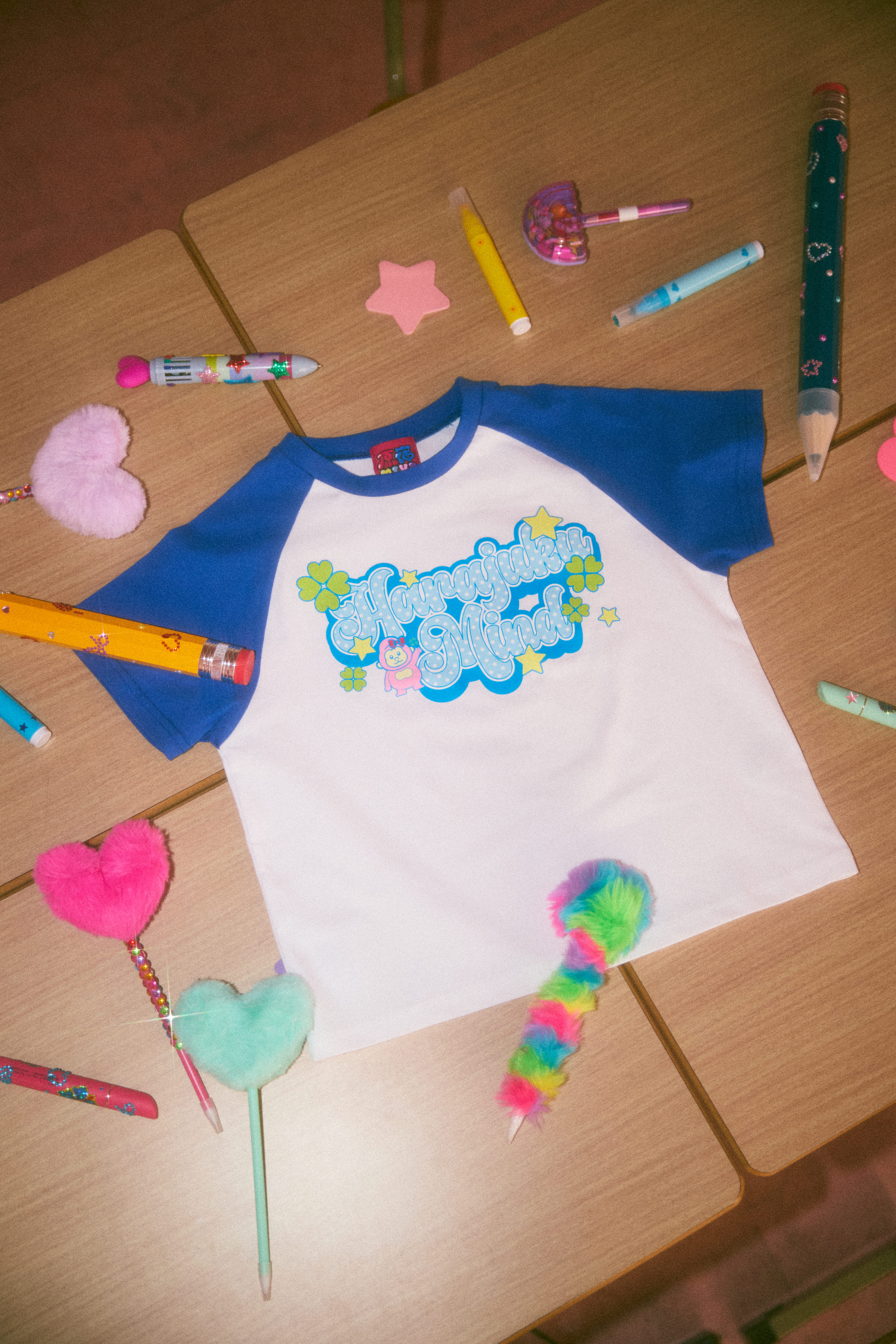 カラフルプリントTシャツ