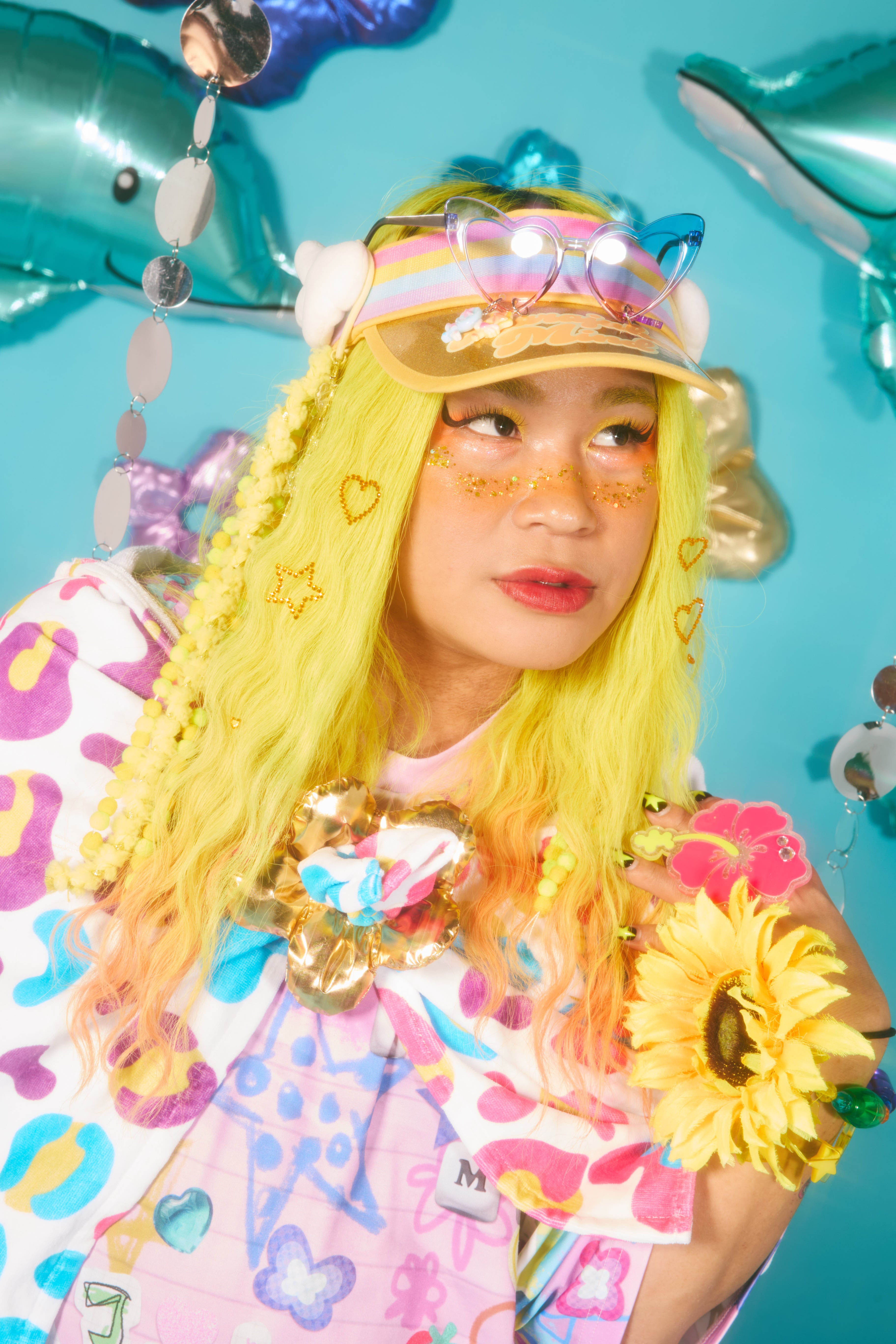 ぷらぷらデコラサングラス