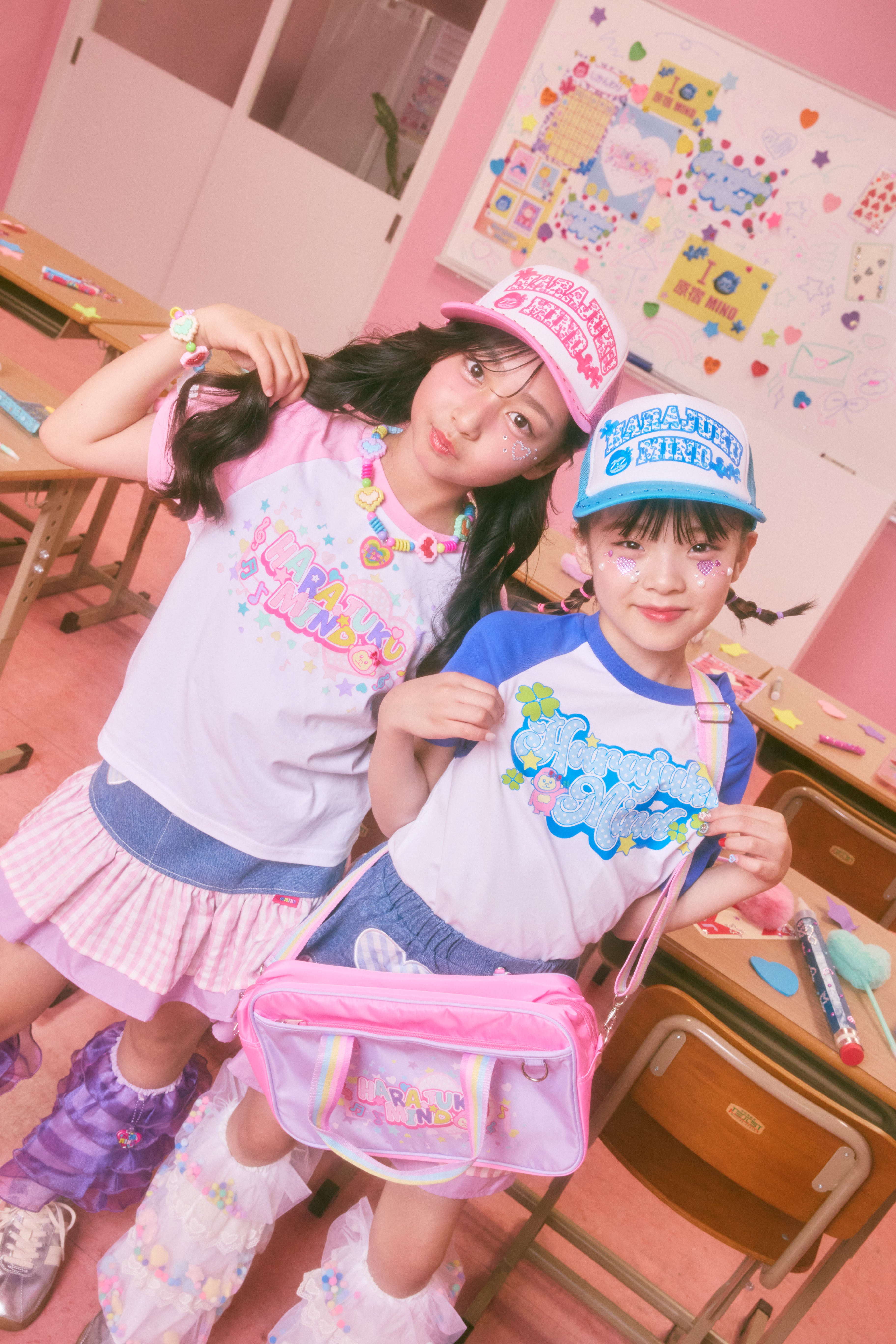 カラフルプリントTシャツ